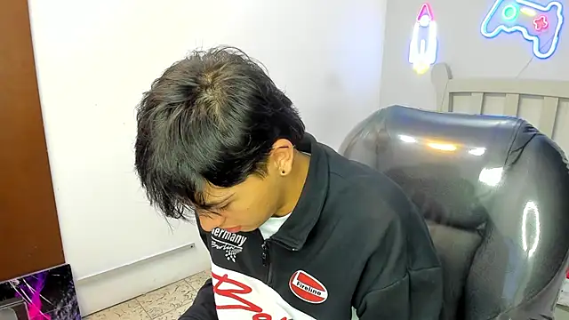 StiwenTwink online show from October 28, 2025, 2:31 pm