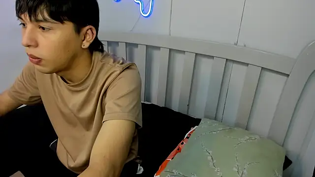 StiwenTwink online show from November 27, 2025, 2:41 pm