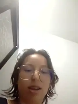 Klaret Toy online show from April 1, 2026, 12:44 am