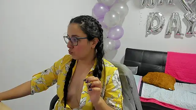 Venus cat  online show from November 12, 2025, 2:34 am