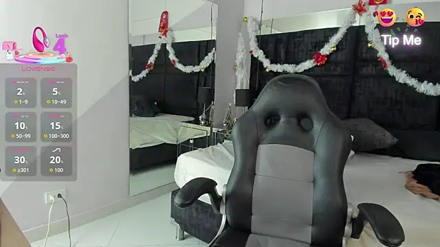 MayaCurvy online show from December 21, 2025, 5:47 am