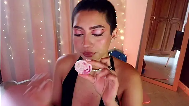 emma web  online show from March 5, 2026, 5:09 pm