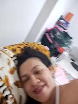 LindaSalo33 online show from November 12, 2025, 4:57 am