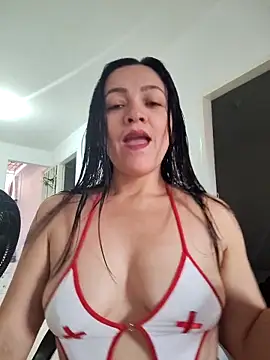 LindaSalo33 online show from November 26, 2025, 6:53 pm