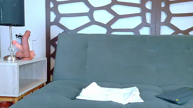 ashley jonee online show from December 18, 2025, 6:58 pm