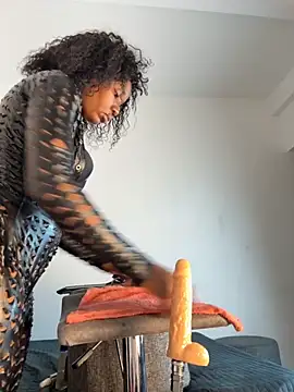 MerliaSsomer online show from October 21, 2025, 1:23 pm