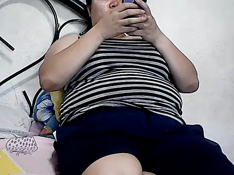 Snapshot of HornyPussie69 chatting on June 16, 2026, 12:46 am HornyPussie69 online show from June 16, 2026, 12:46 am