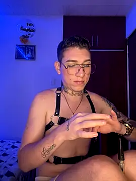 Snapshot of hotxxx_2012 chatting on October 3, 2025, 7:55 pm hotxxx 2012 online show from October 3, 2025, 7:55 pm