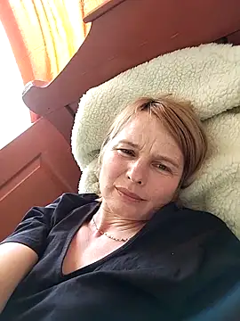 Masha412111 online show from May 6, 2026, 10:20 am