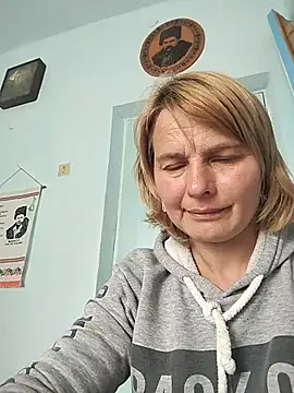 Masha412111 online show from May 19, 2026, 8:42 am