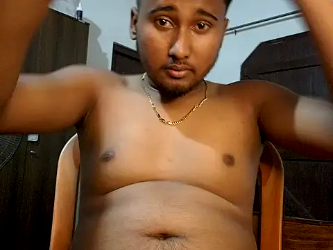 Luci Ri1 online show from July 6, 2026, 6:32 am