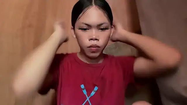 ella foxtrot online show from November 19, 2025, 3:17 am