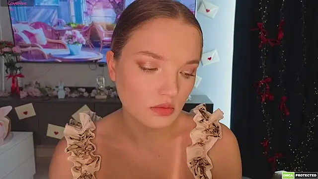 JulieLupo online show from April 9, 2026, 6:41 am