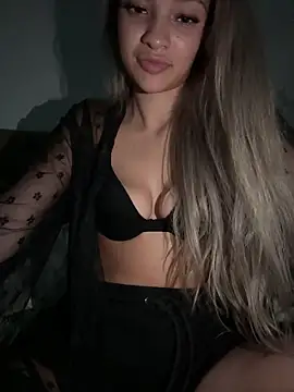 Honeyyyxo online show from October 2, 2025, 8:16 pm