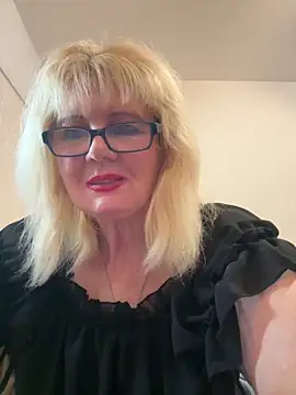 BoloshkaBlonda online show from October 5, 2025, 9:56 pm