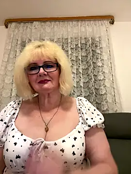 BoloshkaBlonda online show from November 16, 2025, 6:57 pm