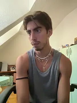 BABYJR05 online show from October 2, 2025, 1:40 pm