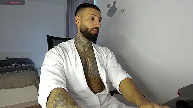 MasculineGuy99 online show from October 16, 2025, 6:03 am