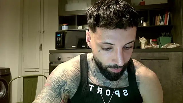 MasculineGuy99 online show from May 19, 2026, 11:33 pm