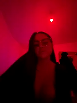 Snapshot of lolabeara chatting on October 3, 2025, 9:34 pm lolabeara online show from October 3, 2025, 9:34 pm