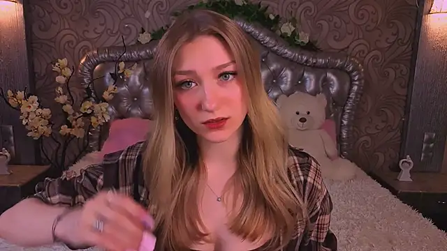 AngelAnabelle online show from March 19, 2026, 10:03 pm