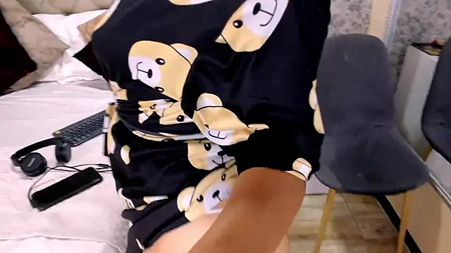 Clohe Bell online show from January 9, 2026, 1:30 am