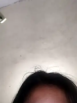 Snapshot of riVlUna chatting on October 12, 2025, 2:38 pm riVlUna online show from October 12, 2025, 2:38 pm