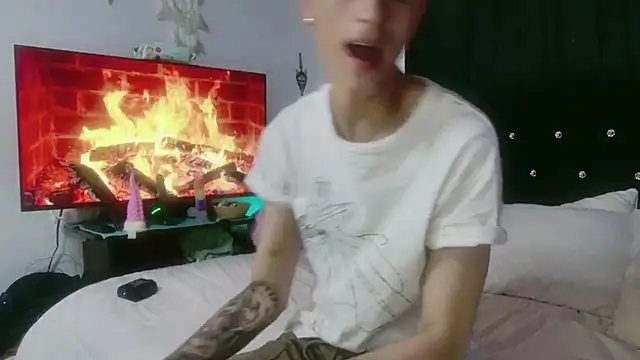 Tyler cat online show from November 1, 2025, 1:35 pm