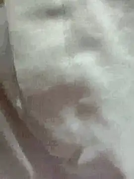 Lili 2love online show from December 17, 2025, 11:33 pm