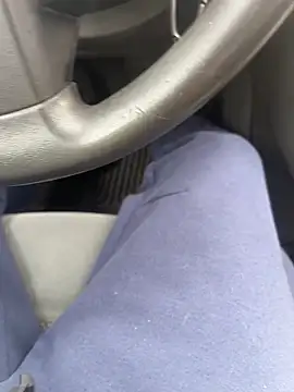 ayrtonmen online show from October 28, 2025, 1:58 pm