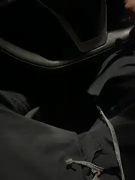 ayrtonmen online show from November 25, 2025, 6:35 am