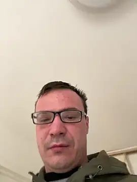 viktor1992-1-1 online show from February 24, 2026, 7:39 am