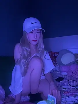 meadowmoon3 online show from April 6, 2026, 3:26 am