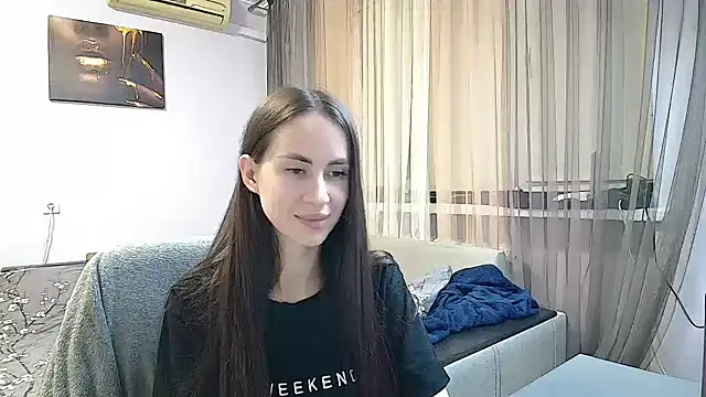 Chloe Skims online show from October 12, 2025, 4:39 pm