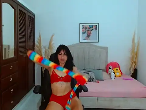 annyrusso online show from December 5, 2025, 5:53 pm