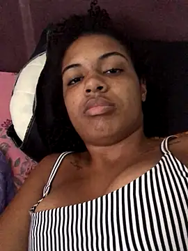 Lorennapires online show from October 24, 2025, 9:17 am