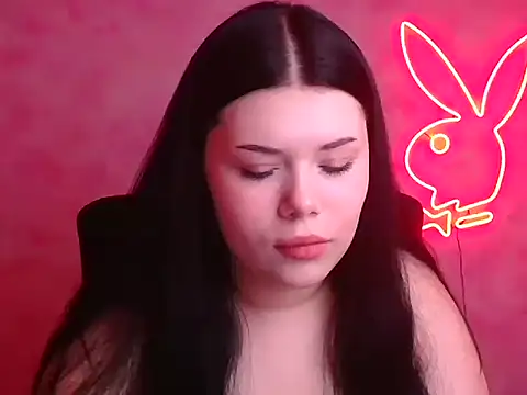 Mona Esty online show from November 18, 2025, 12:42 pm