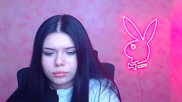 Mona Esty online show from December 17, 2025, 6:36 pm