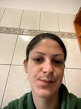 anissawhitenss online show from November 21, 2025, 9:41 am