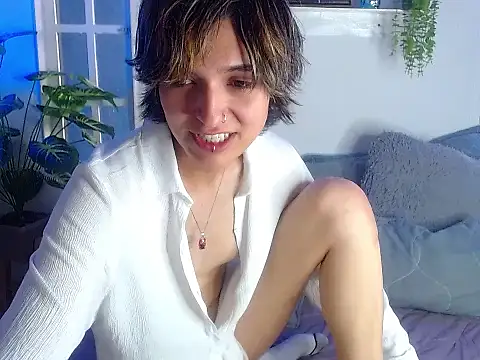 noellee   online show from October 5, 2025, 1:31 pm