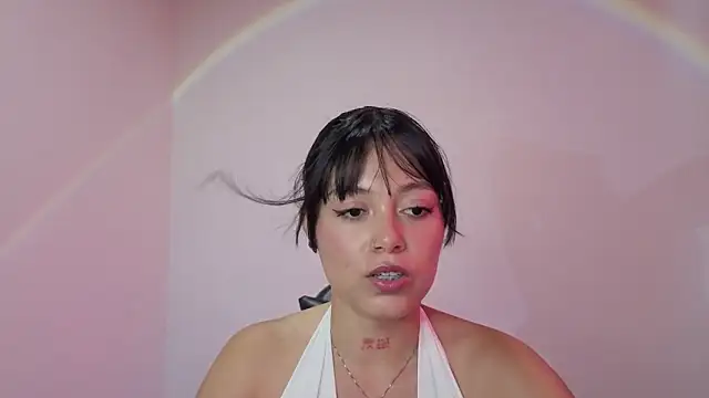 Qadeshoficial online show from April 8, 2026, 6:52 pm