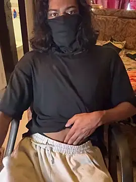 Ujjwallkumar0069 online show from April 5, 2026, 7:05 am