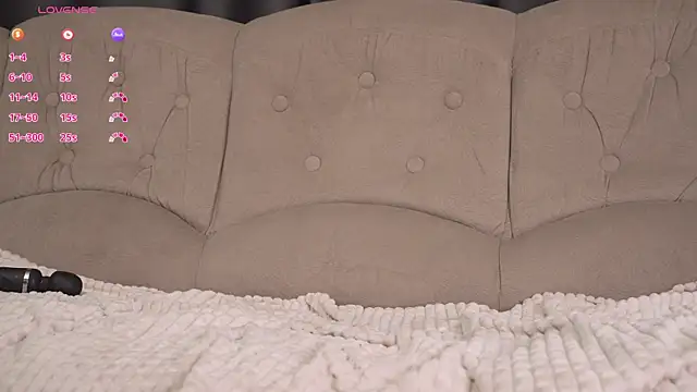 RanyThomson online show from October 5, 2025, 5:44 pm