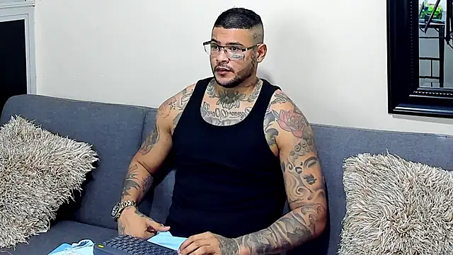 MICHELL ARTHUS  online show from October 9, 2025, 10:19 pm