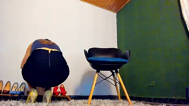 Velourmuse online show from November 7, 2025, 12:10 am