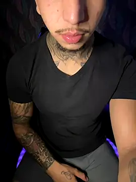 RealGdiass online show from December 19, 2025, 5:47 am