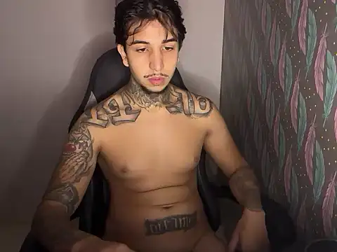 RealGdiass online show from April 27, 2026, 6:06 pm