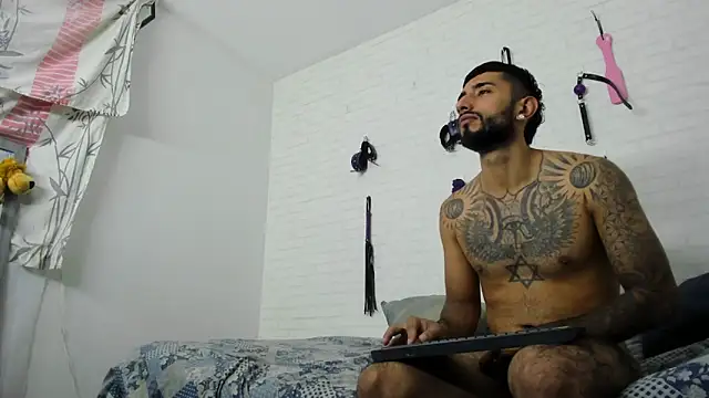 sofiandnick smith online show from May 23, 2026, 3:23 am