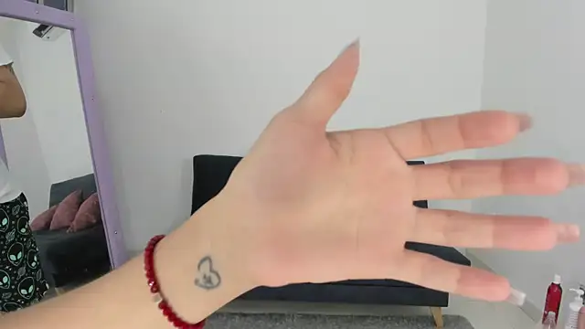 amazinghotgirl online show from November 27, 2025, 7:27 pm