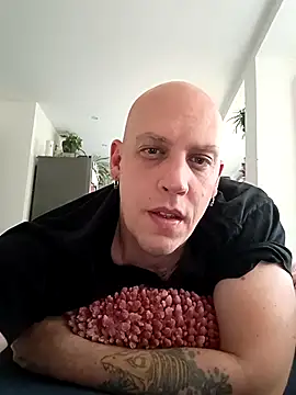 Kobradera1984 online show from October 25, 2025, 6:32 am